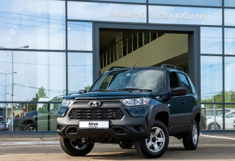 Агат на Комсомольском, Lada
