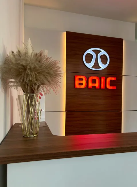 Оками Восток, Baic