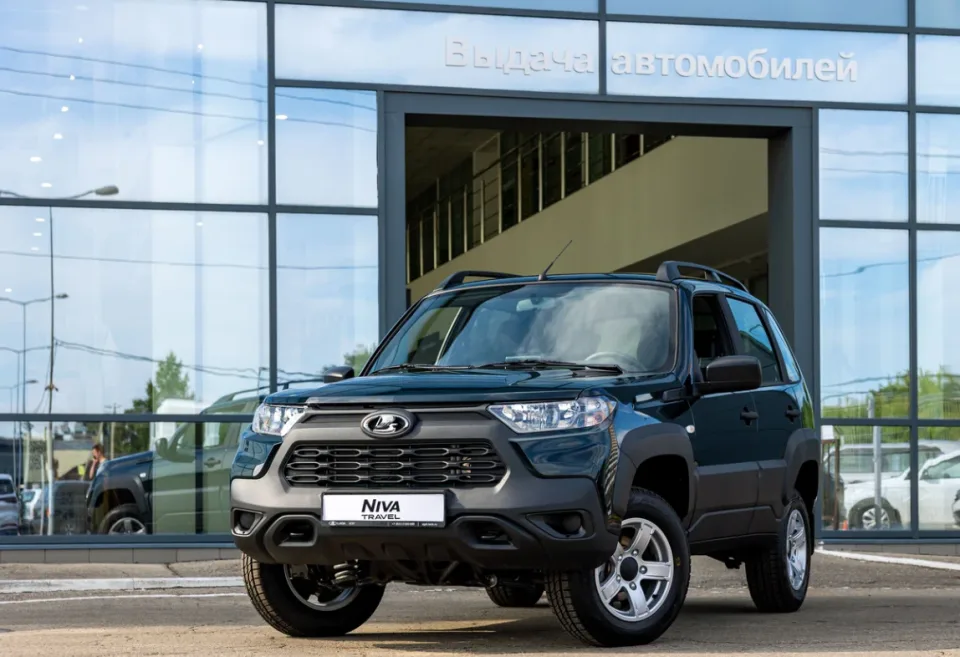 Агат на Комсомольском, Lada