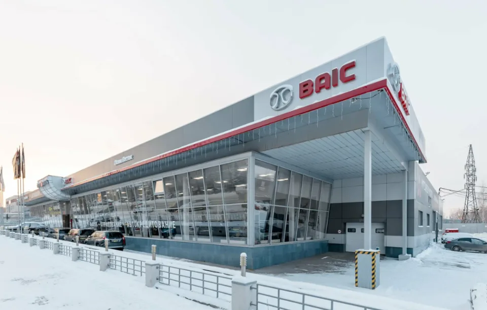 Оками Восток, Baic