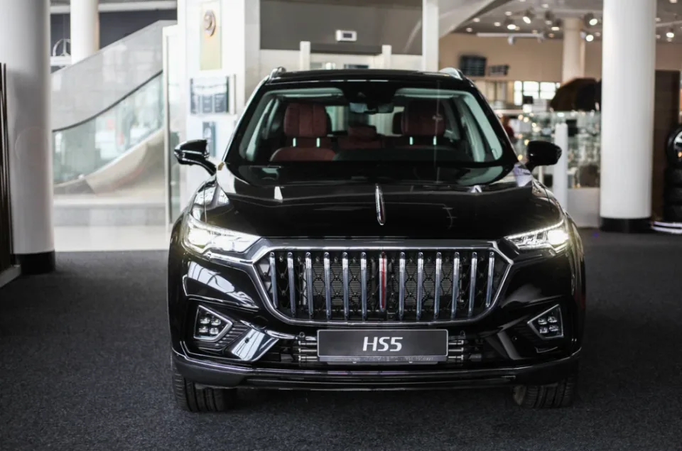 Hongqi, Панавто Запад