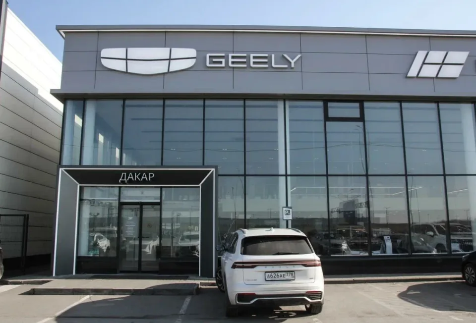 Дакар Geely